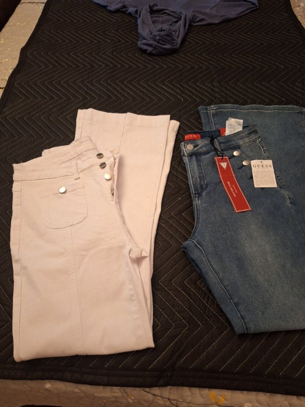 GUESS Women’s High Rise Jeans Lot of 2 NWT Blue Flare & White High Waist Denim
